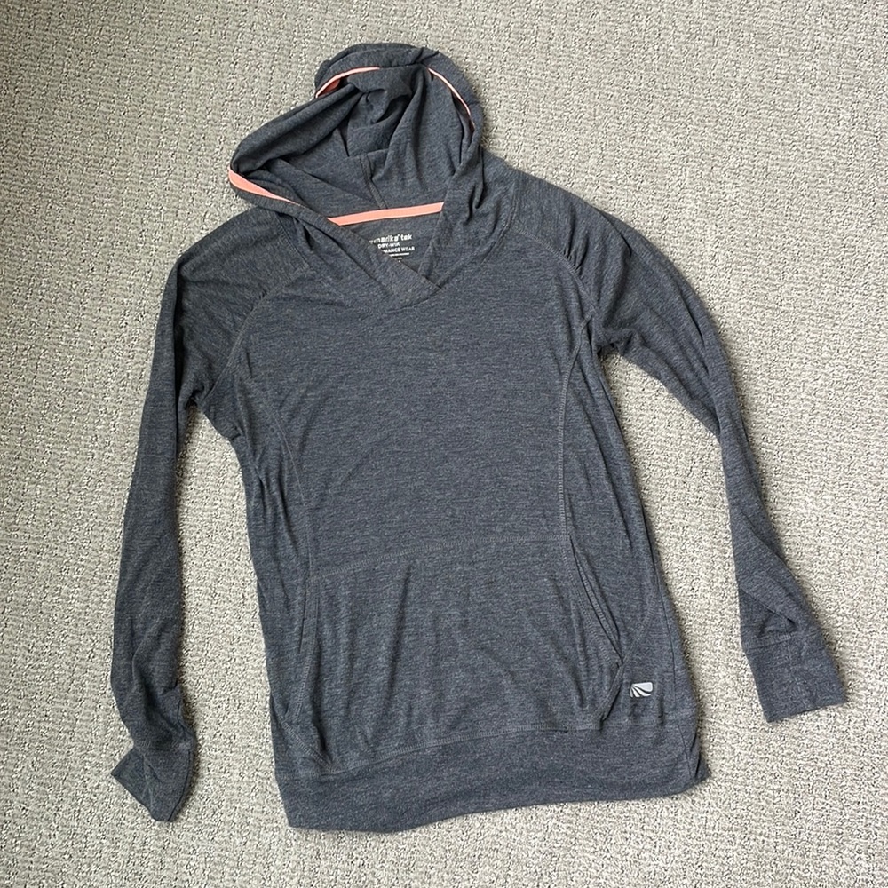 Marika tek Performance Wear Pullover